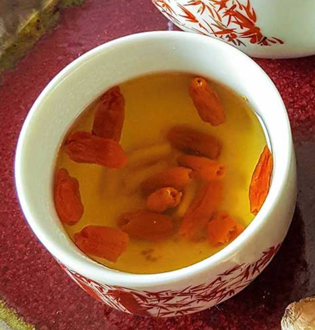 Organic goji berry tea